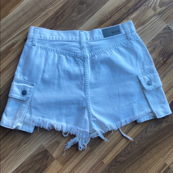 LF Carmar Jean White Titania Cargo Pocket Shorts - Picture 5 of 8